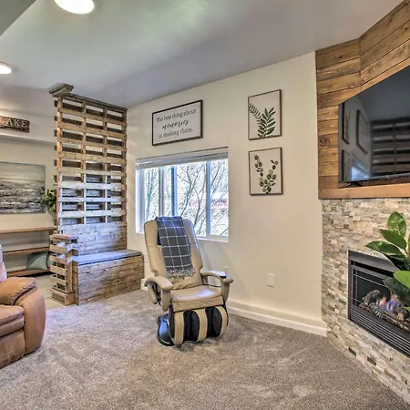 Modern Nine Mile Falls Hideaway With River Views!